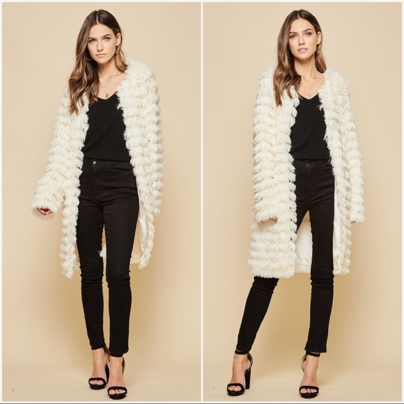Store Closing - Last 2‼️ Ivory Faux Fur Jacket - Picture 6 of 8